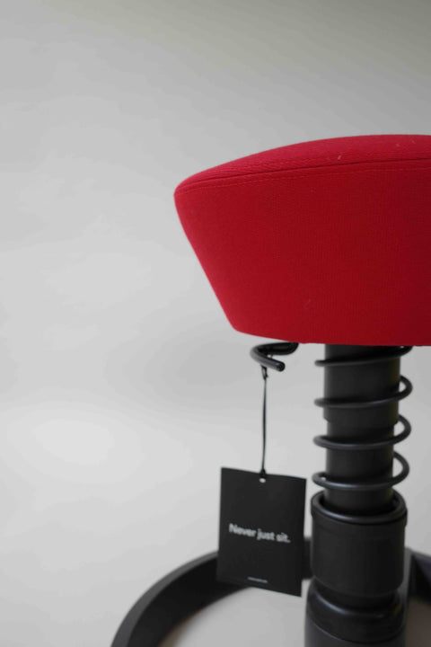 Aussteller swopper gebraucht mit Select Bezug rot und Gestell schwarz mit Gleitern