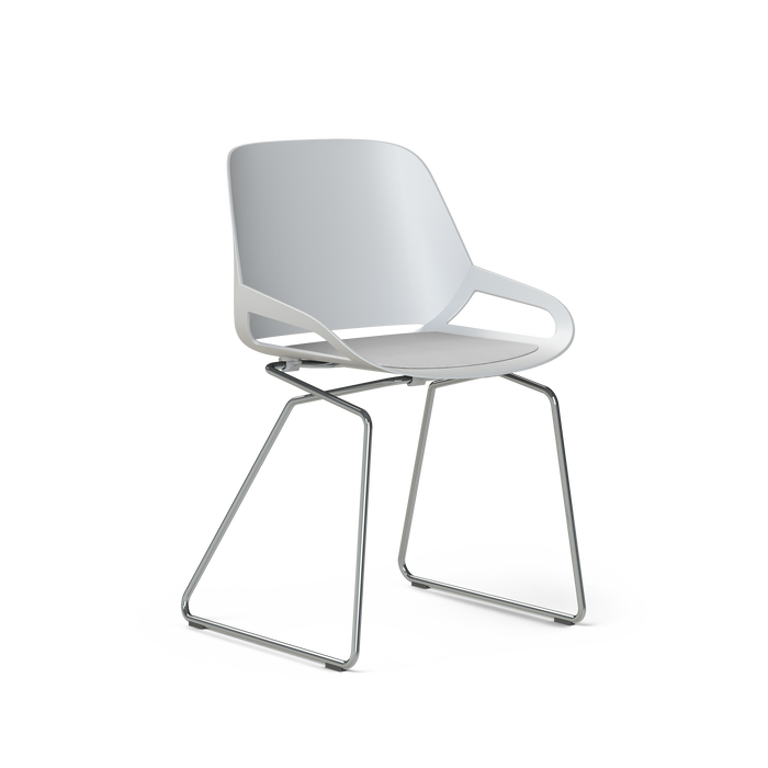 Aeris Numo mit Kufengestell in chrom glänzend und einer weißen Sitzschale