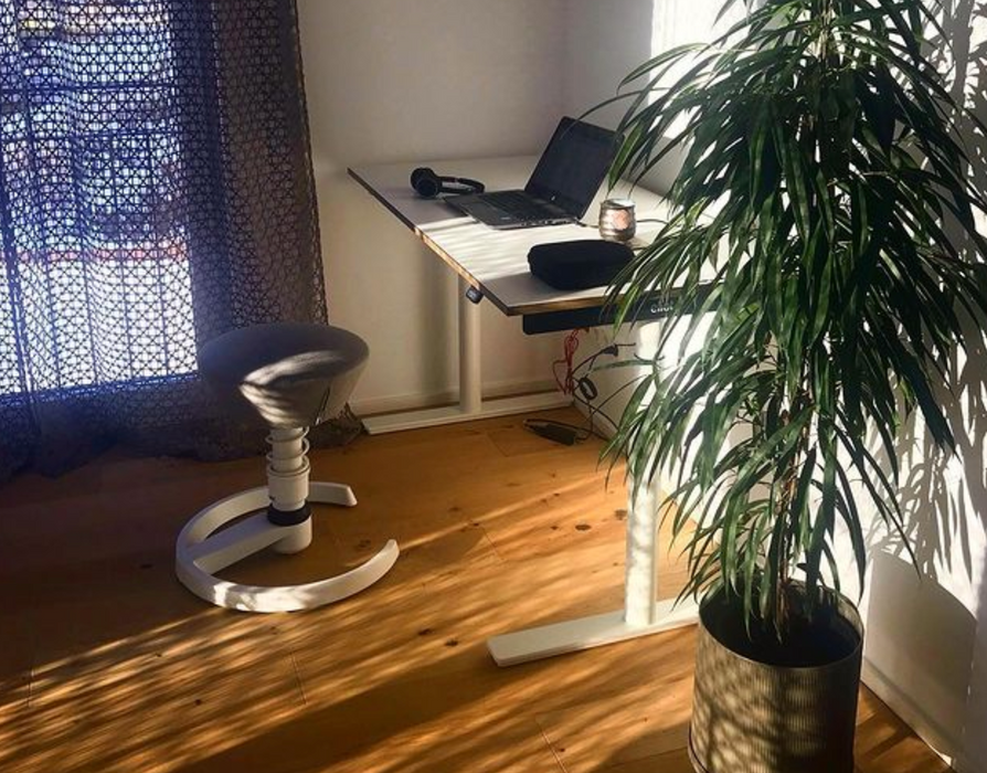 ELIOT Classic & swopper in rot - Das Home Office Bundle mit Aeris swopper in rot und ELIOT Schreibtisch in weiß